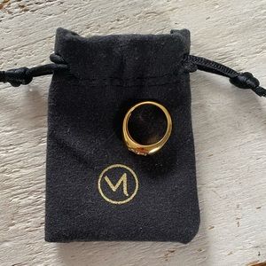 Mejuri Honey Mini Signet